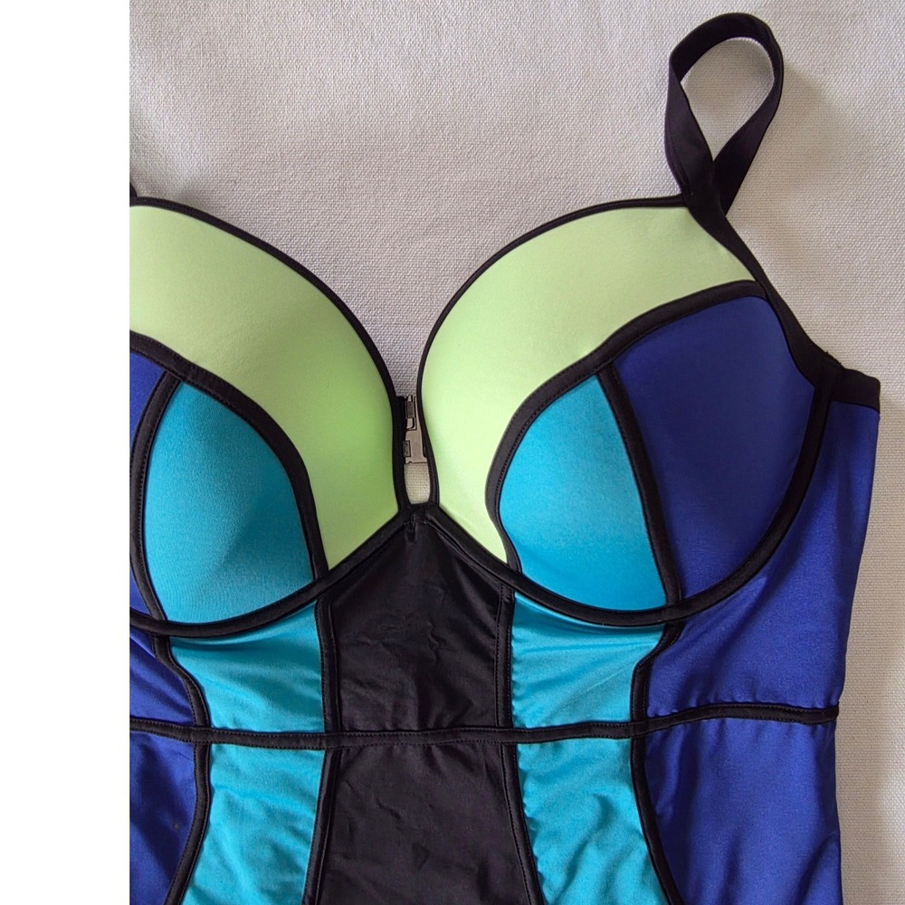 City Chic Color Block One-Piece Swimsuit Underwire Large/20 Plus Vacation - Picture 2 of 8